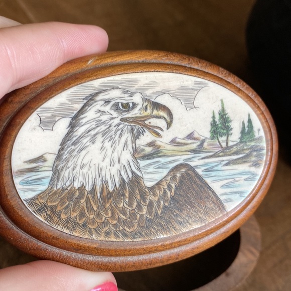 🦅Oval Wooden Eagle Keepsake Box - Picture 9 of 12